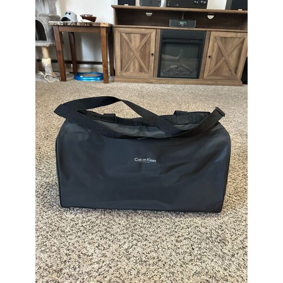 Calvin Klein Travel Duffle Bag - Picture 1 of 5